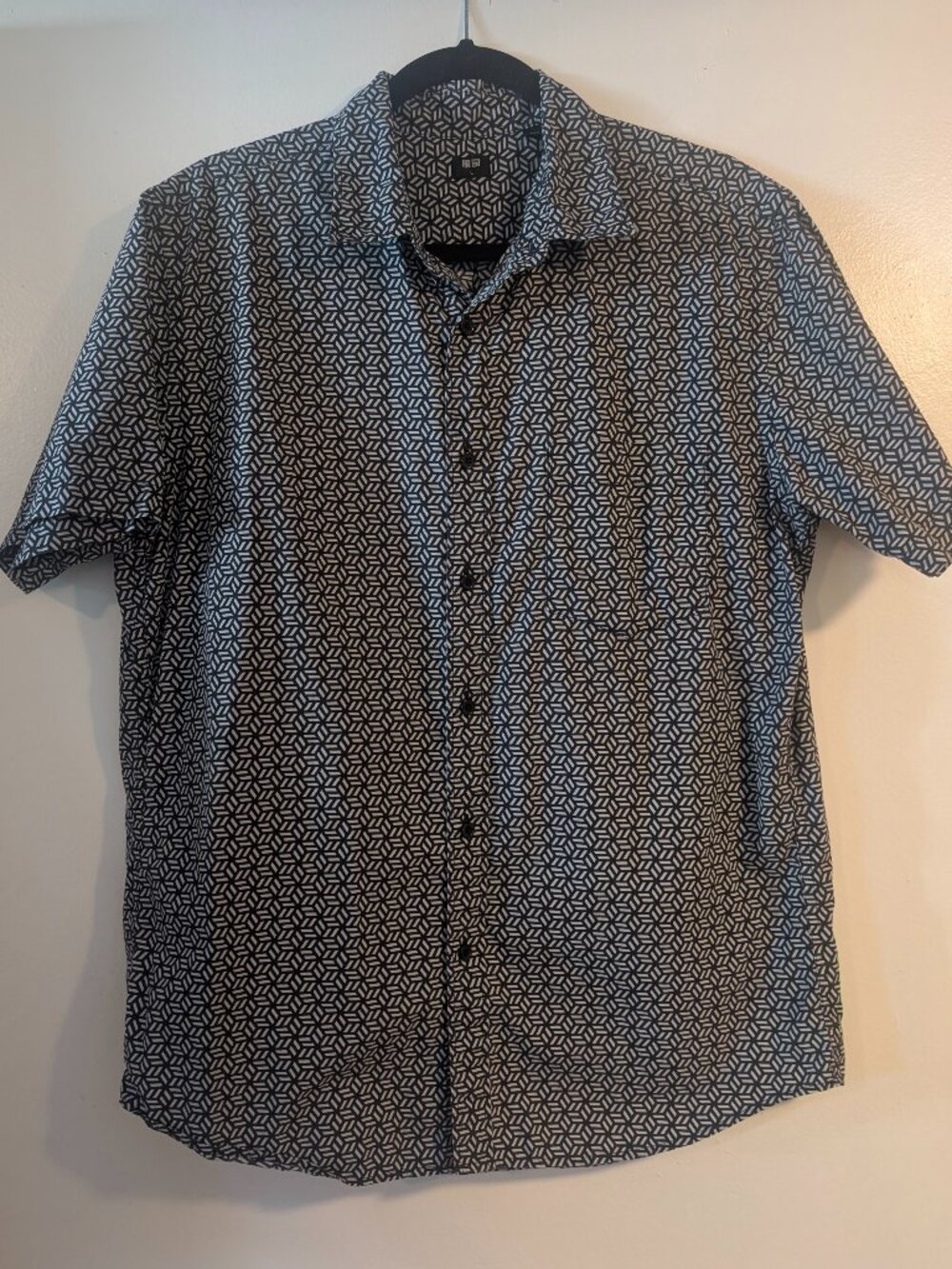 Uniqlo Men's short sleeve pattern shirt